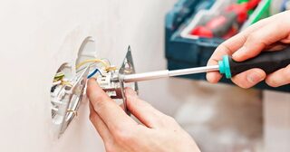 Электромонтажные работы в Кузнецке от Мастер24 — электромонтаж под ключ, цены от 1668 руб., заказать услуги