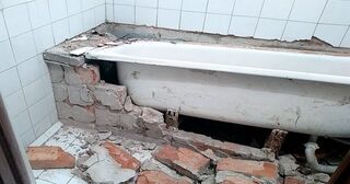 Демонтаж ванны в Кузнецке от Мастер24 — быстро, недорого, вывоз старой ванны от 1042 руб.